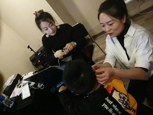美国AB人工耳蜗